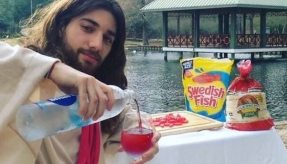 Jesus Is Now on Tinder (And It’s as Disturbing as You’d Think)