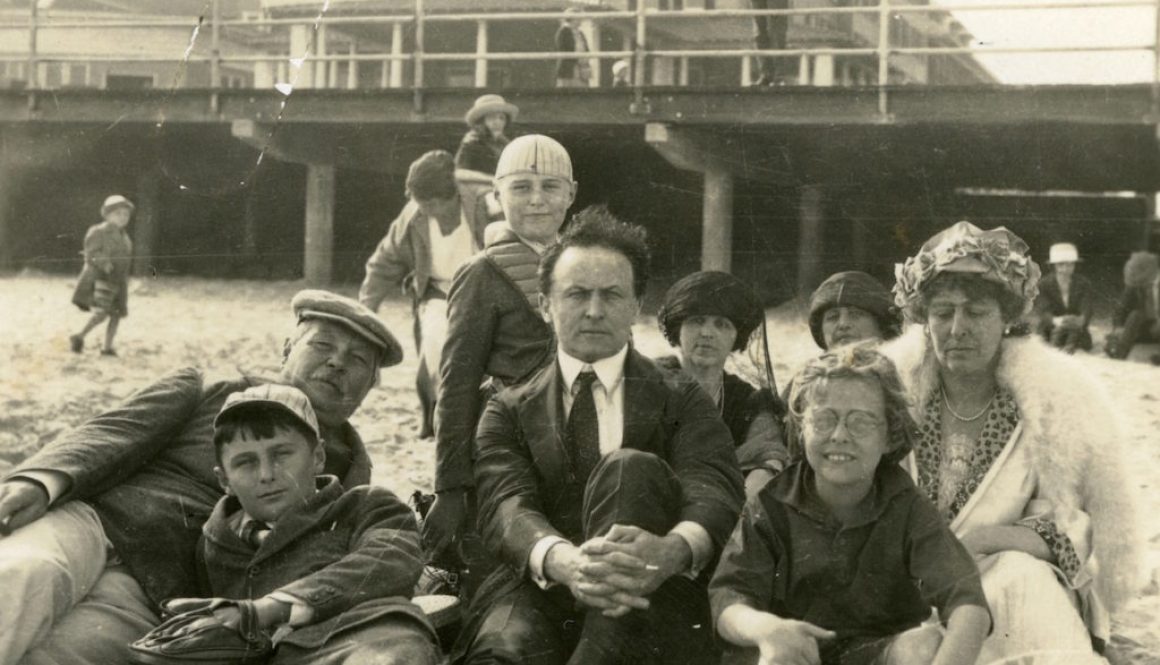 acd-with-houdini-and-family copy